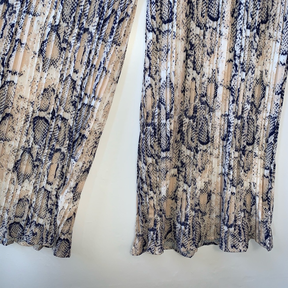 High Waisted Snake Print Pants - Picture 4 of 6